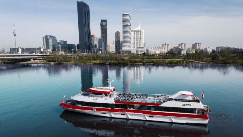 Danube Panorama Tour with free-flowing Prosecco - Key Points