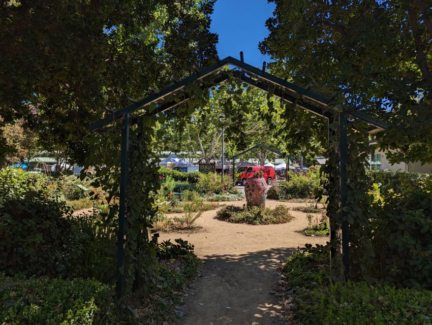 Davis Scavenger Hunt Walking Tour and Game - Explore Downtown Davis