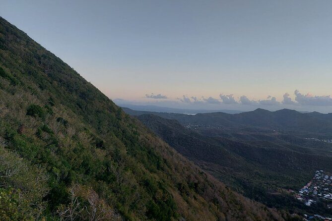 Dawn of the Summits: Hiking and Breakfast Facing the Sun - An In-Depth Look at the Sunrise Adventure