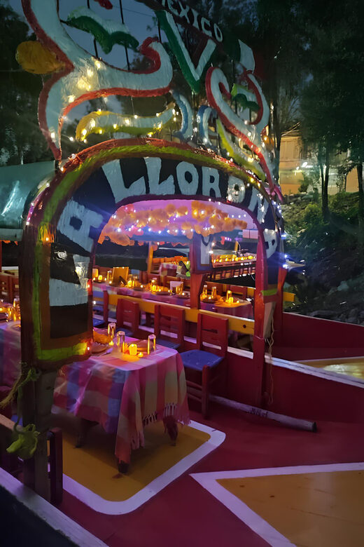 Day of the Dead in Mexico City: Mexican dinner and party in Xochimilco - Key Points