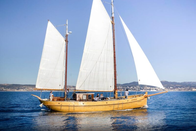 Day Sail in the Heart of the Calanques With Lunch - Daily Schedule and Itinerary