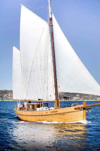 Day Sail in the Heart of the Calanques With Lunch - Meal and Refreshments