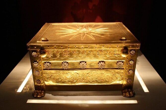 Day Tour at Royal Tombs of Aigai and Museum of Pella with pickup - Key Points