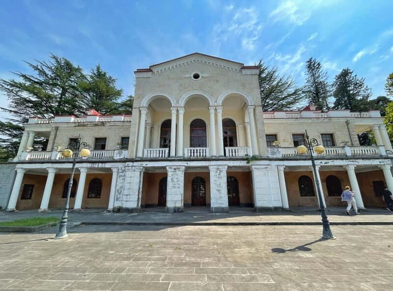 Day tour from Tbilisi to Kutaisi and Tskaltubo - FAQ