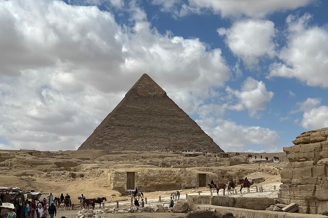 Day Tour to Giza Pyramids and Sphinx With Food Included - Accessibility Features