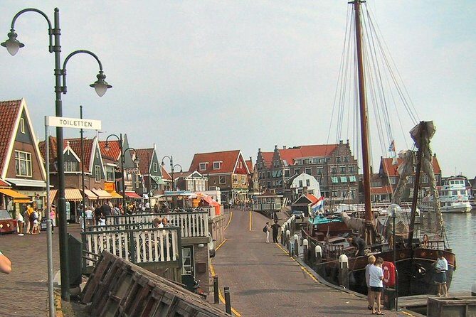 Day Trip from Amsterdam to Zaanse Schans Windmills and Volendam - FAQs
