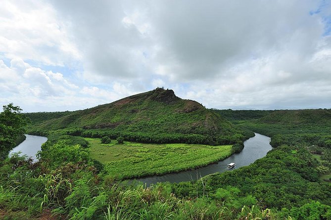 Day Trip From Oahu to Kauai: Waimea Canyon & Wailua River - Discovering Fern Grotto