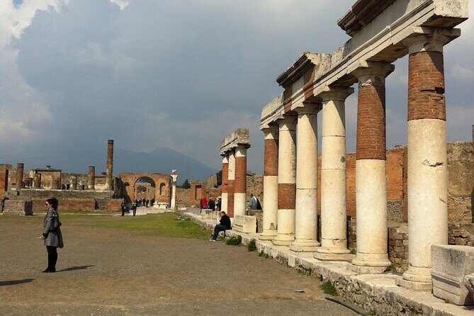 Day trip from Rome to Pompei Mt Vesuvius & Local Guide included - FAQ