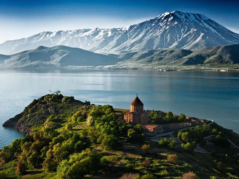 Day Trip from Tbilisi to Armenia: Sevan Dilijan and Yerevan - An In-Depth Look at the Tour