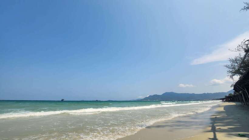 Day Trip Private Car Nha Trang to Doc Let Beach / Ninh Van - Booking Your Private Car Service