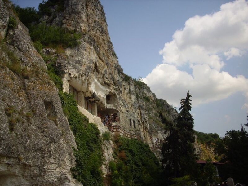 Day Trip to Bulgaria and Veliko Tarnovo from Bucharest - Authentic Experiences and Real Traveler Feedback