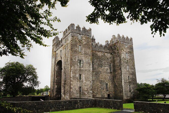 Day trip to Cliffs of Moher, Bunratty Castle and Ennis - An In-Depth Look at the Tour Itinerary
