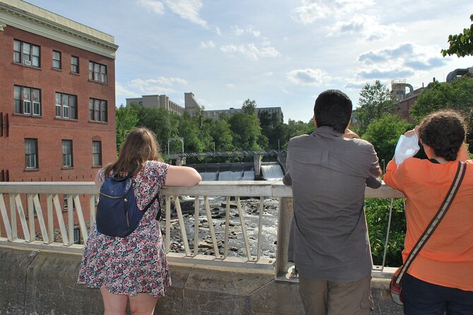 Day Trip to Eastern Townships - Luggage and Belongings