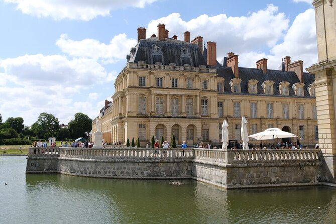 Day Trip to Fontainebleau : Horse Riding, Gastronomy and Castle - Discovering the Fontainebleau Castle