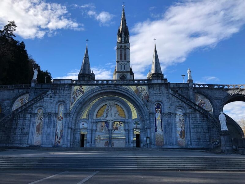 Day Trip to Lourdes - Architectural Marvels
