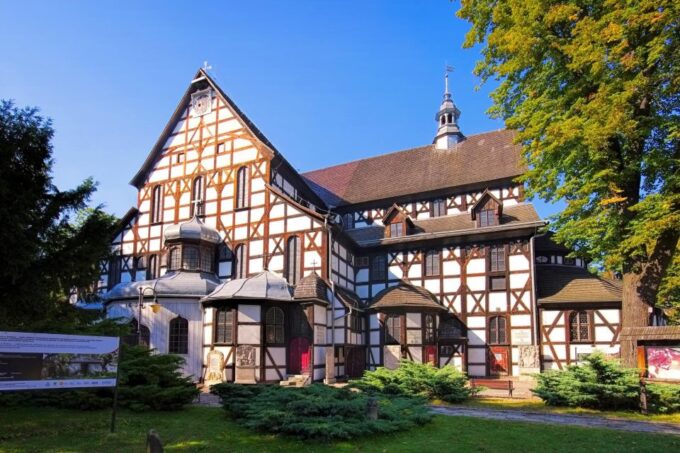 Day Trip to Rock City in Adrspach and Church of Peace - What to Bring
