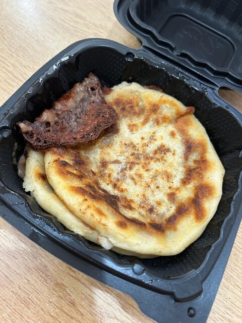 DC: Eastern Market Eats Food Tour (5 Food Stops + Dessert) - Key Points