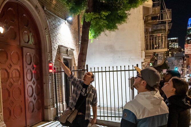 DC Ghosts: Haunts, Spirits, and Poltergeists Walking Tour - Guides Entertaining and Knowledgeable Performances