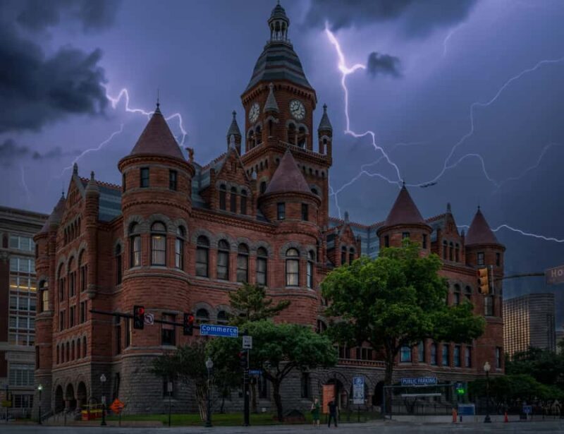 Deadly Dallas Ghost Tours: Blood, Bones & Burials - Key Points