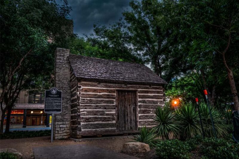 Deadly Dallas Ghost Tours: Blood, Bones & Burials - What to Expect on the Deadly Dallas Ghost Tour