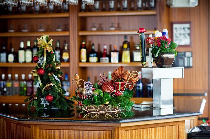 December Nights Dinner Cruise on San Diego Bay - Who Should Consider This Tour?