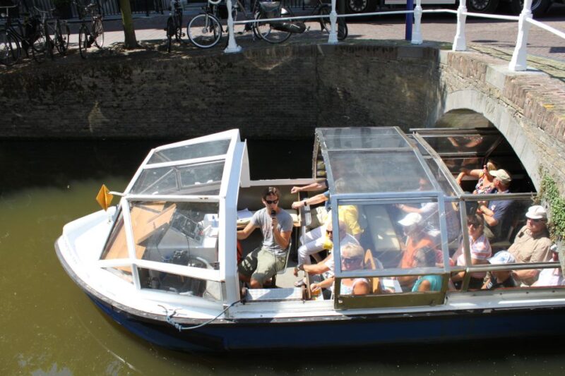 Delft: Canal Cruise With Guided Commentary - Good To Know