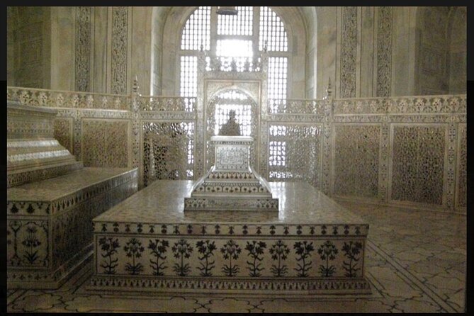 Delhi Agra and Jaipur in 3 Days - Golden Triangle Tour India - Day 1: Exploring Delhi
