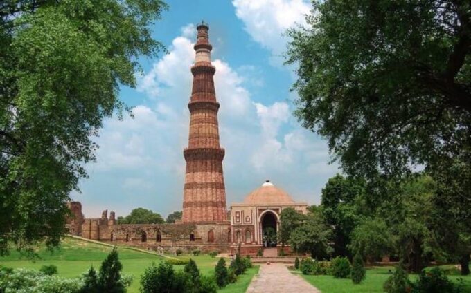 Delhi: Old and New Delhi Guide Full and Half-Day Tour By Car - Personalization of Tours