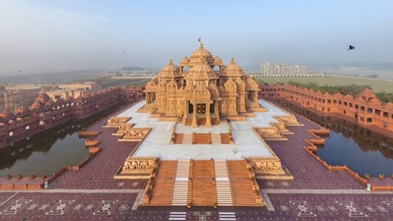 Delhi: Old and New Delhi Guided Full or Half-Day Tour - Visiting Mughal-Era Monuments