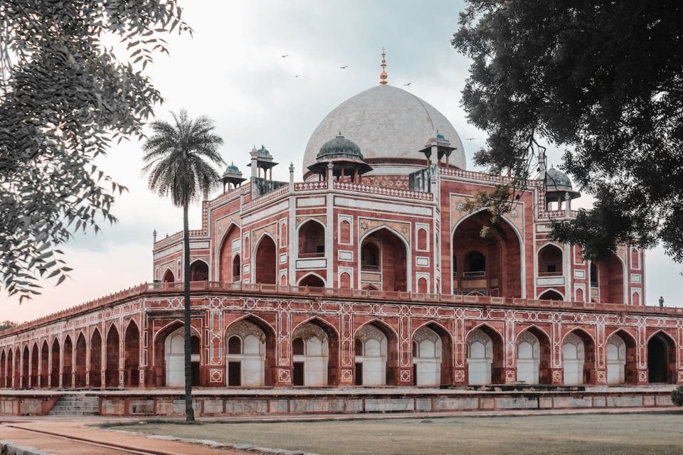 Delhi: Old & New Delhi Private Tour From Your Hotel - Iconic Sites to Visit