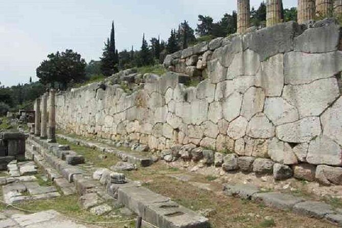 Delphi and Hosios Loukas Monastery Full Day Private Tour - Key Points