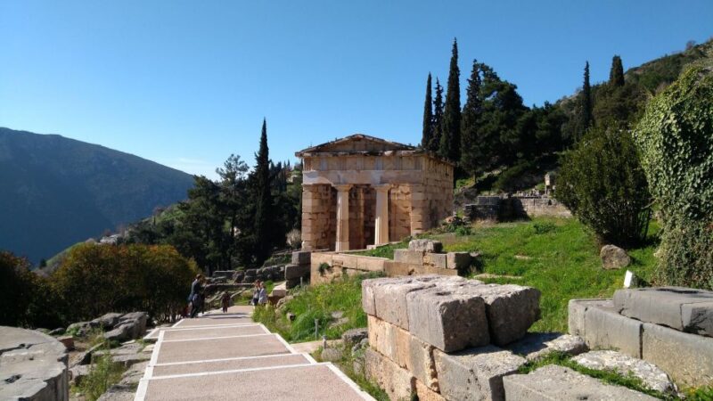 Delphi & Meteora 2-Day Private Tour With Great Lunch&Drinks - Unique Features of the Tour