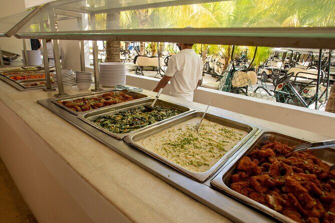 Deluxe Catamaran tour to Isla Mujeres with Open Bar and Lunch - Who Should Consider This Tour?