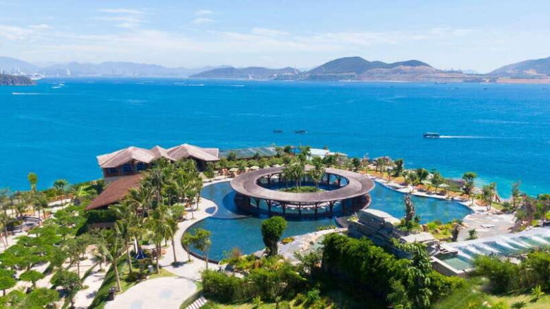 Deluxe Daily Tour-Snorkeling & BBQ & Mud Bath From Nha Trang - Hon Tam Resort Amenities