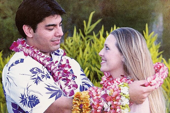 Deluxe Orchid Lei Greeting (Maui, Kahului Airport, OGG) - Whats Included
