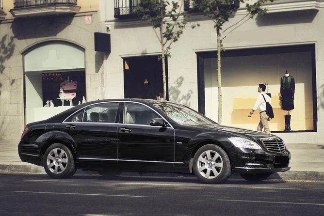 Departure by Luxury Sedan From DENver City to DENver Airport DEN - Pickup and Drop-off Details