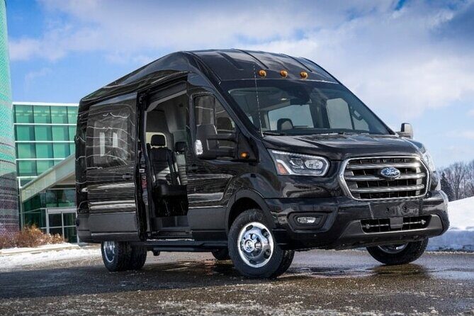 Departure by Van or Bus from Ottawa City to Ottawa Airport YOW - A Detailed Look at the Ottawa to Airport Transfer Service