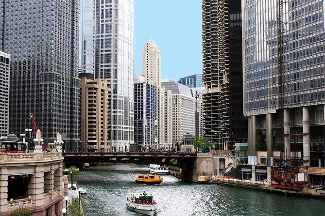 Departure Private Transfer: Chicago to OHare Airport ORD in Luxury SUV - Why Choose a Luxury SUV for Airport Transfers