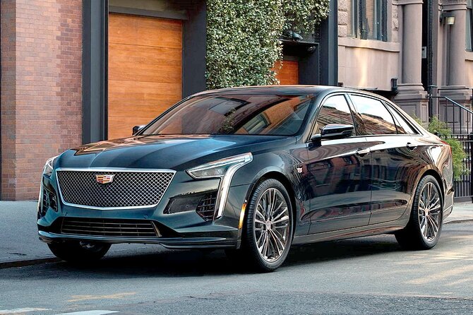 Departure Private Transfer: Denver to Denver Airport DEN in Business Car - Features and Amenities Included