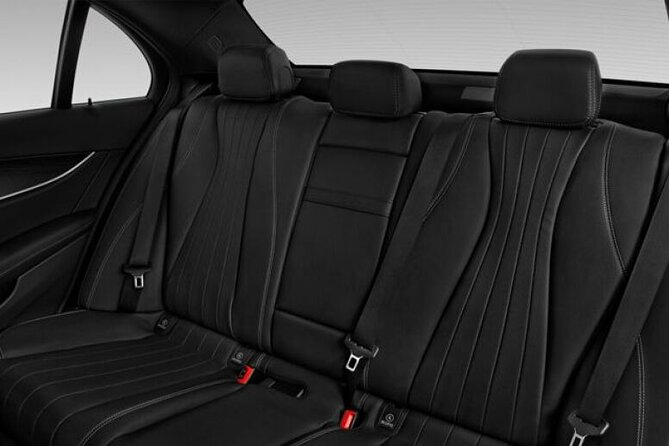 Departure Private Transfer Glasgow City to Glasgow GLA Airport by Business Car - Vehicle and Chauffeur Details