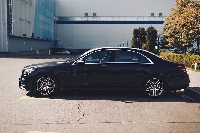 Departure Private Transfer: Hollywood Beach to Airport FLL in Business Car - Wait Time and Accessibility Options