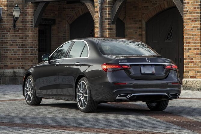 Departure Private Transfer Santiago De Compostela to SCQ Airport by Business Car - Pickup and Drop-off Details