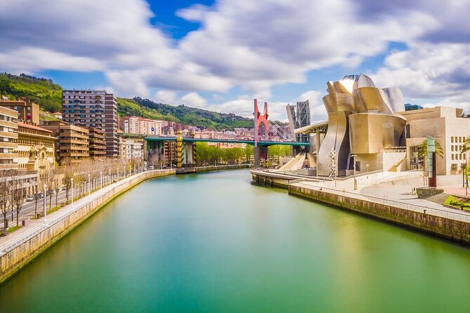 Departure Private Transfers: Bilbao City to Bilbao Airport BIO in Business Car - Operating Hours