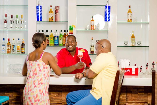 Departure Shuttle to Airport, Club Mobay Fast Track & VIP Lounge Combo - Analyzing the Experience: What You Can Expect