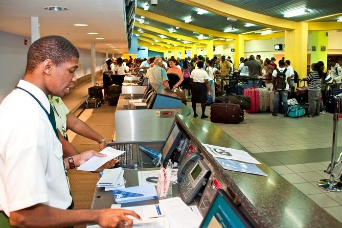 Departure Shuttle to Airport, Club Mobay Fast Track & VIP Lounge Combo - Positive Experiences Highlighted