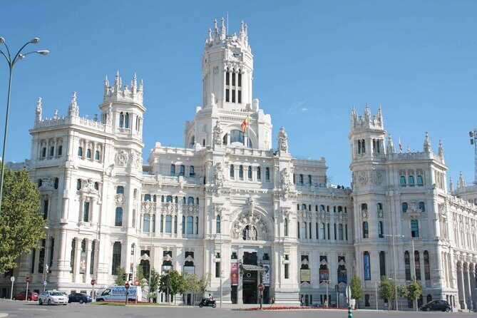 Departure Transfer from Madrid to Madrid Airport MAD in Private Van - Introduction