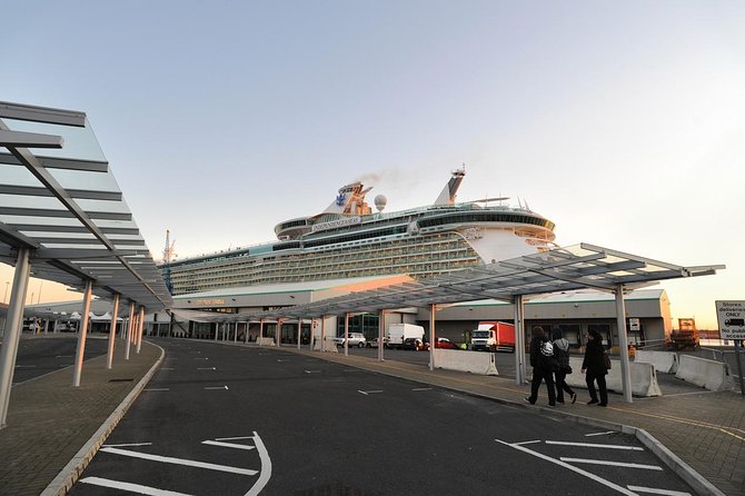 Departure Transfer: London to Southampton Port by Luxury Van - Luxury Mercedes-Benz Transfer