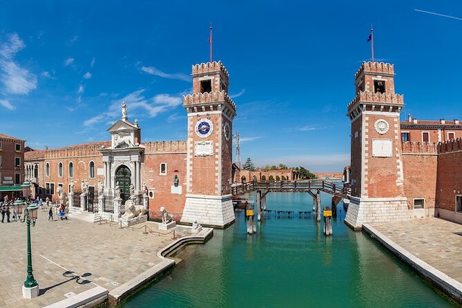 Departure Transfer: Venice to Marco Polo Airport VCE (Luxury Van) - The Sum Up