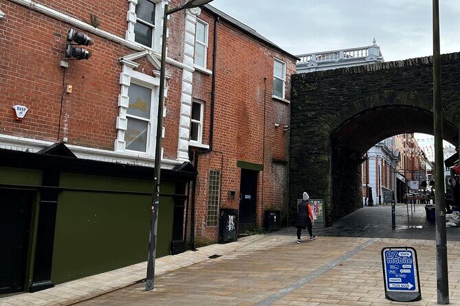 Derrie Danders: Unveiling Derry's Dark & Haunted Past Audio Tour - Who Should Consider This Tour?