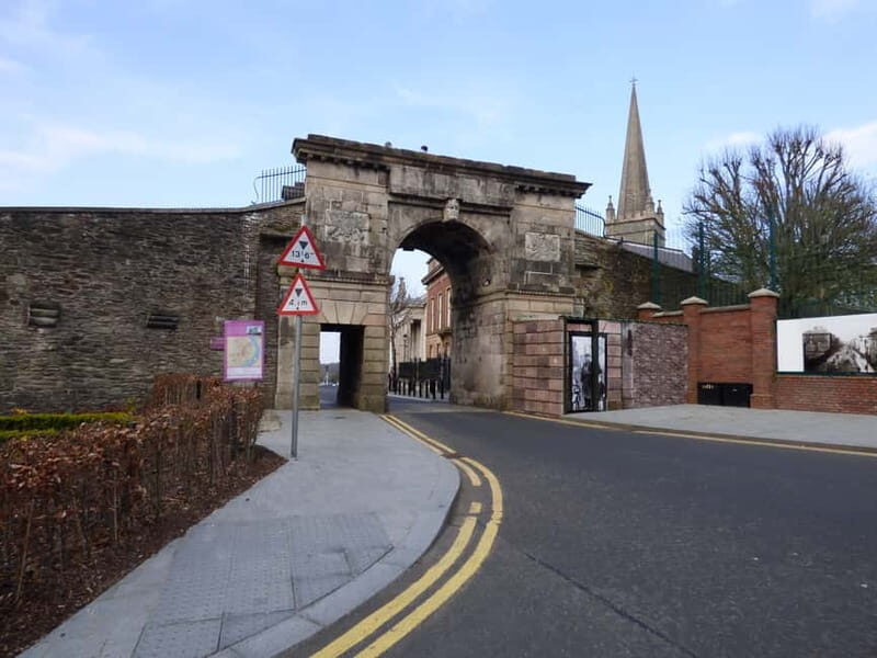 Derry: Derry Girls TV Show Filming Locations Tour - A Guide to the Derry: Derry Girls TV Show Filming Locations Tour